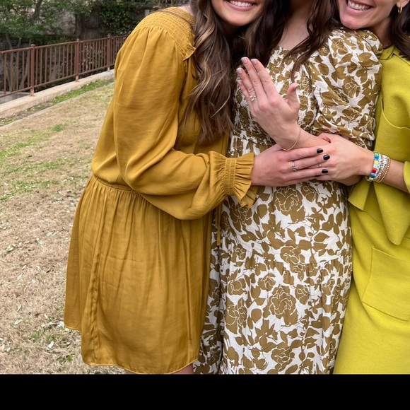 Mustard silky lily rain dress - size medium - Picture 4 of 4